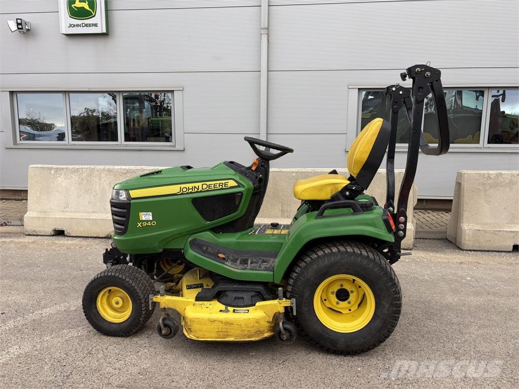 John Deere X940 骑乘式割草机