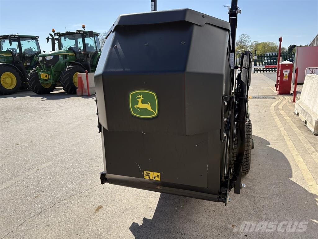 John Deere X950R 骑乘式割草机