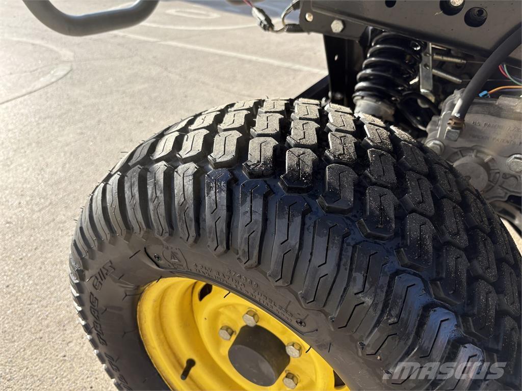 John Deere XUV855M 全地形车