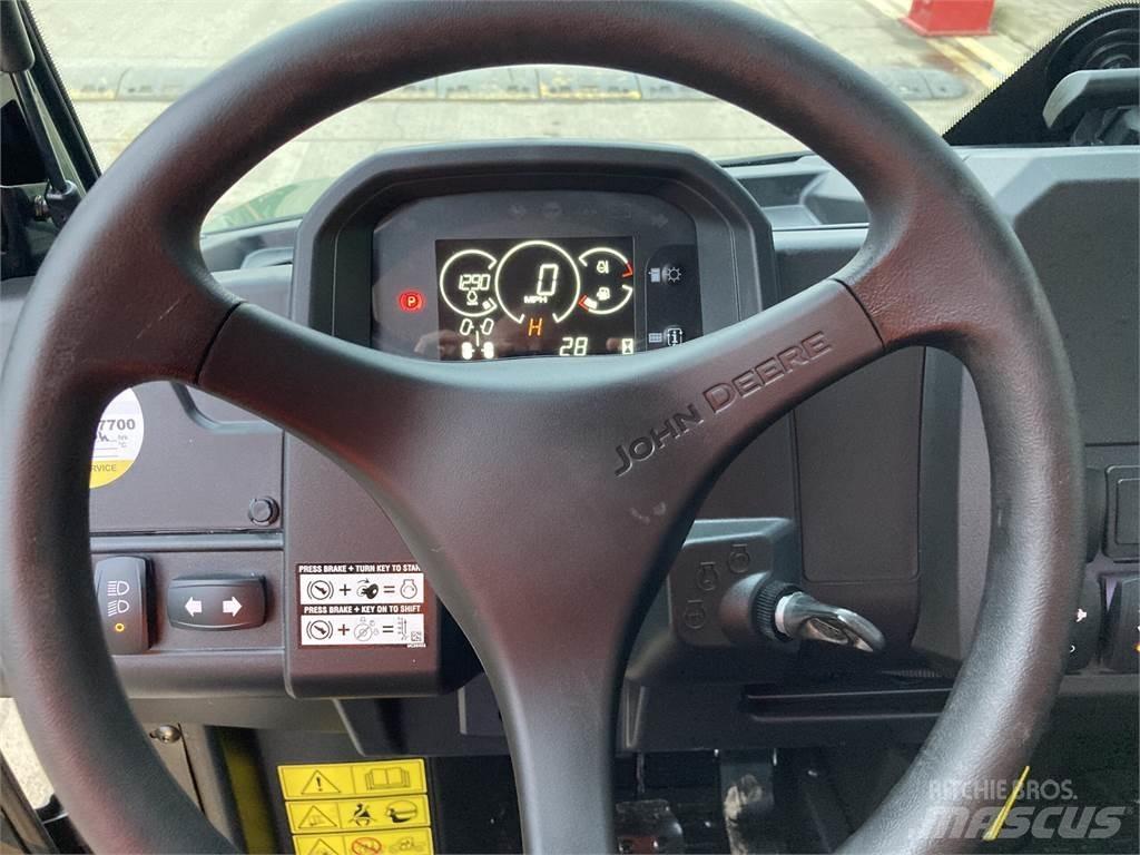 John Deere XUV875M 全地形车