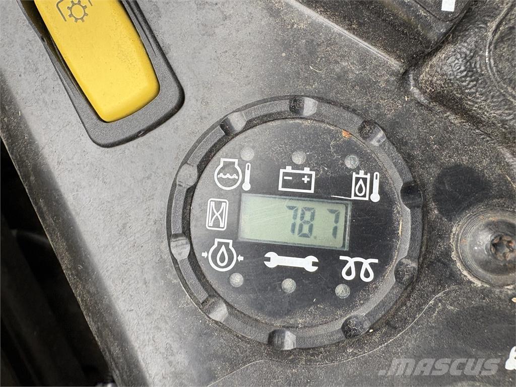 John Deere Z994R 骑乘式割草机