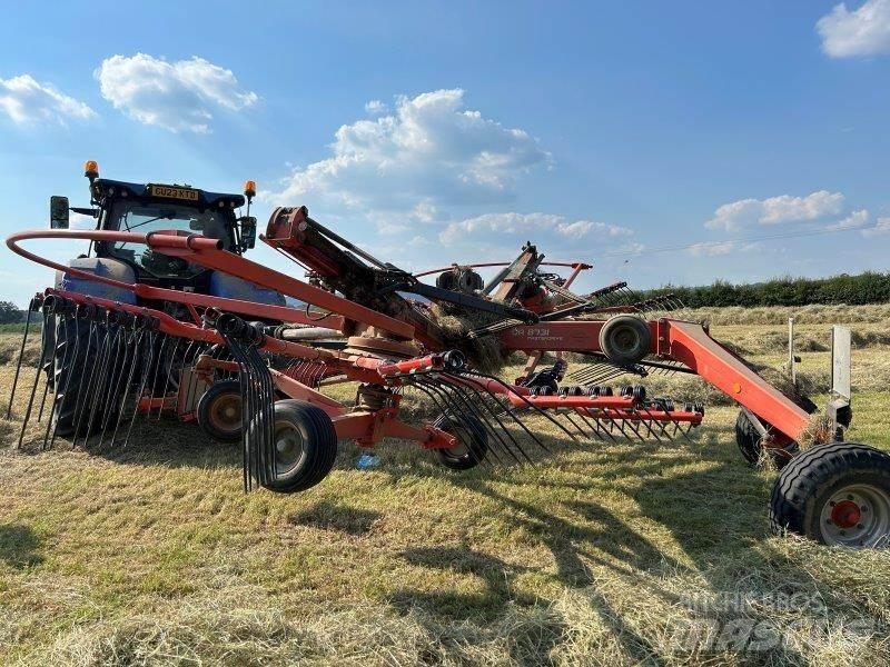Kuhn GA8731 犁耙和摊草机