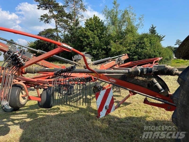 Kuhn GA8731 犁耙和摊草机