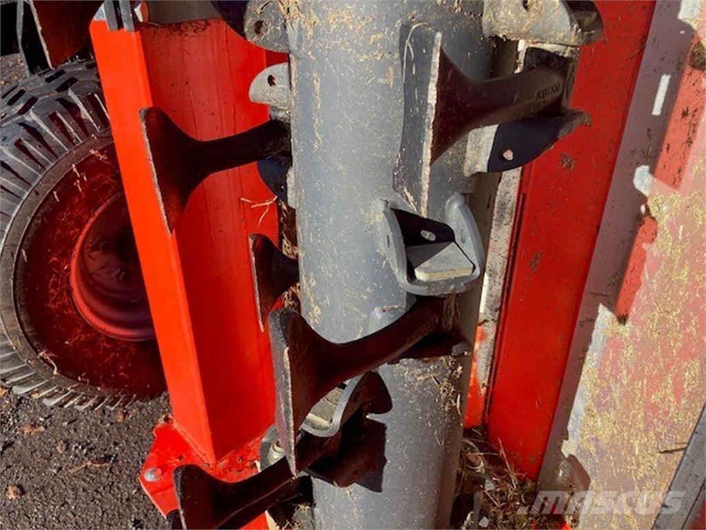 Kuhn RM610R 牧场割草机和切顶器