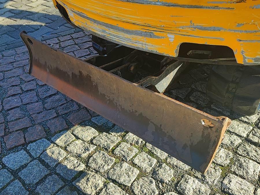 JCB 15 C-1 小型挖掘机