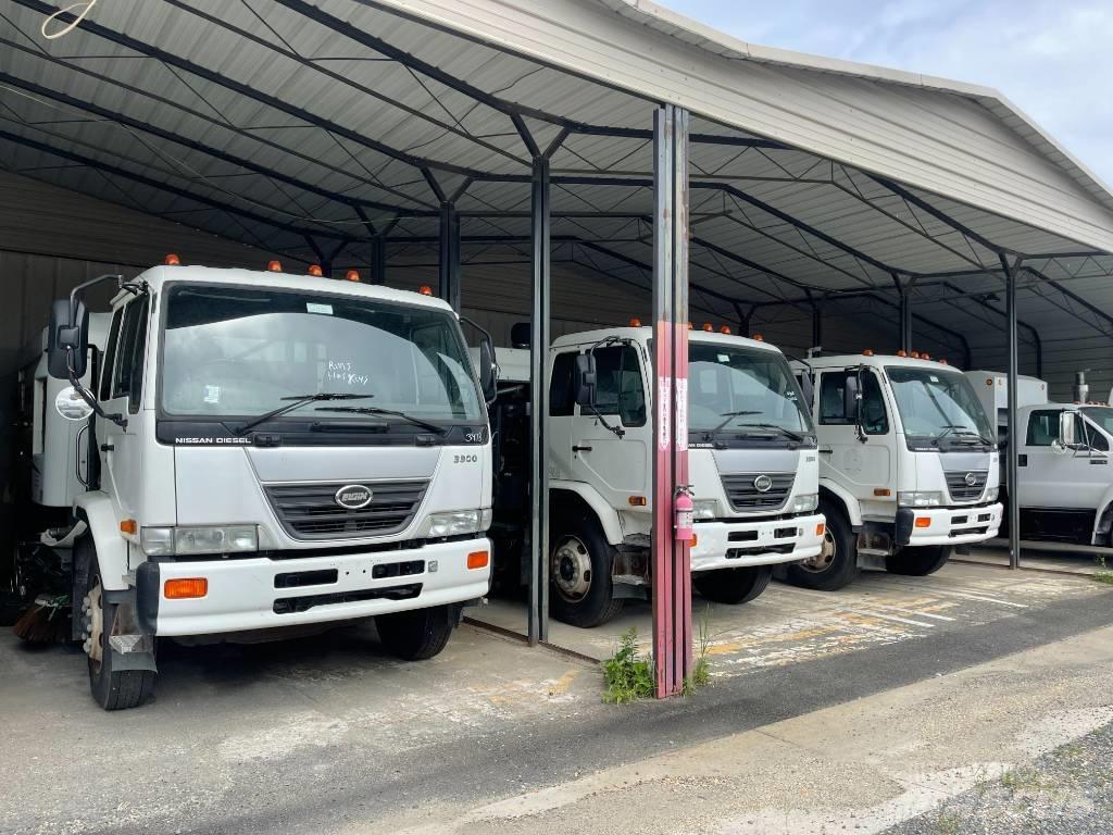 UD 3300 道路清扫车