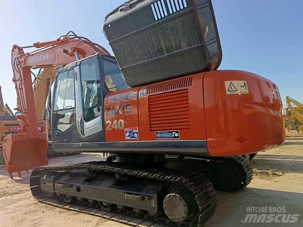 Hitachi ZX 240 履带挖掘机