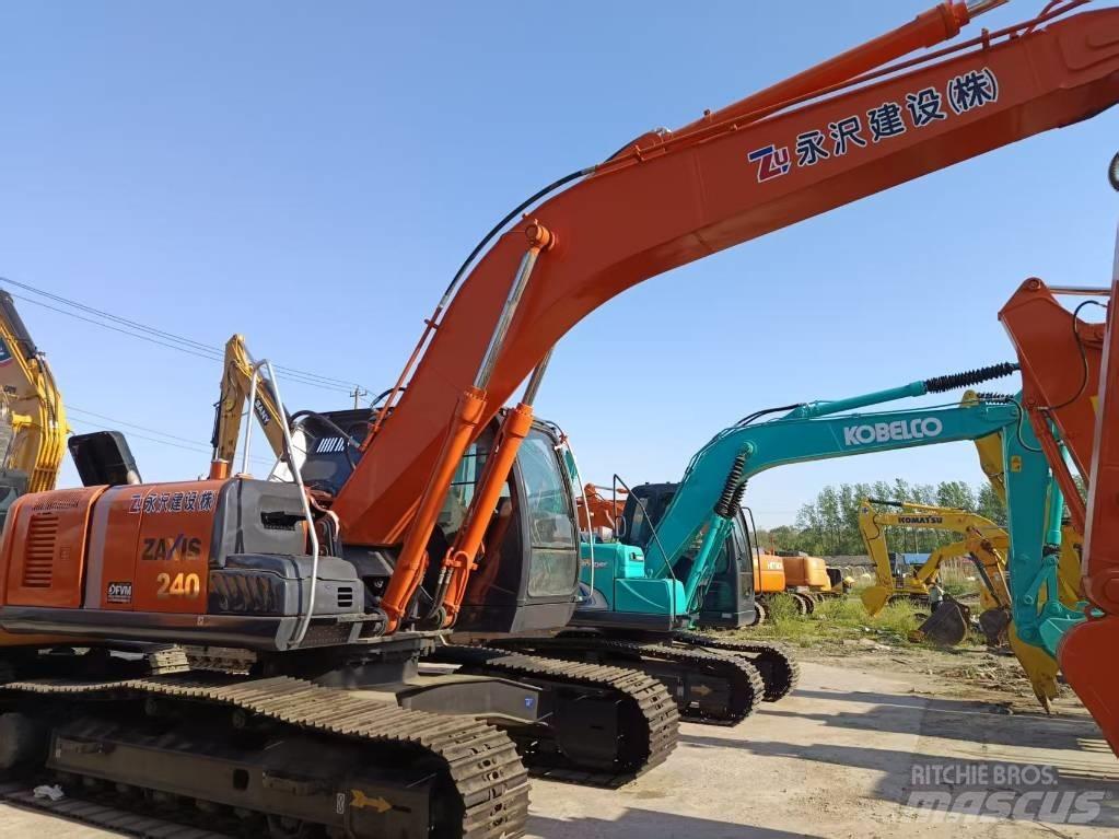 Hitachi ZX 240 履带挖掘机