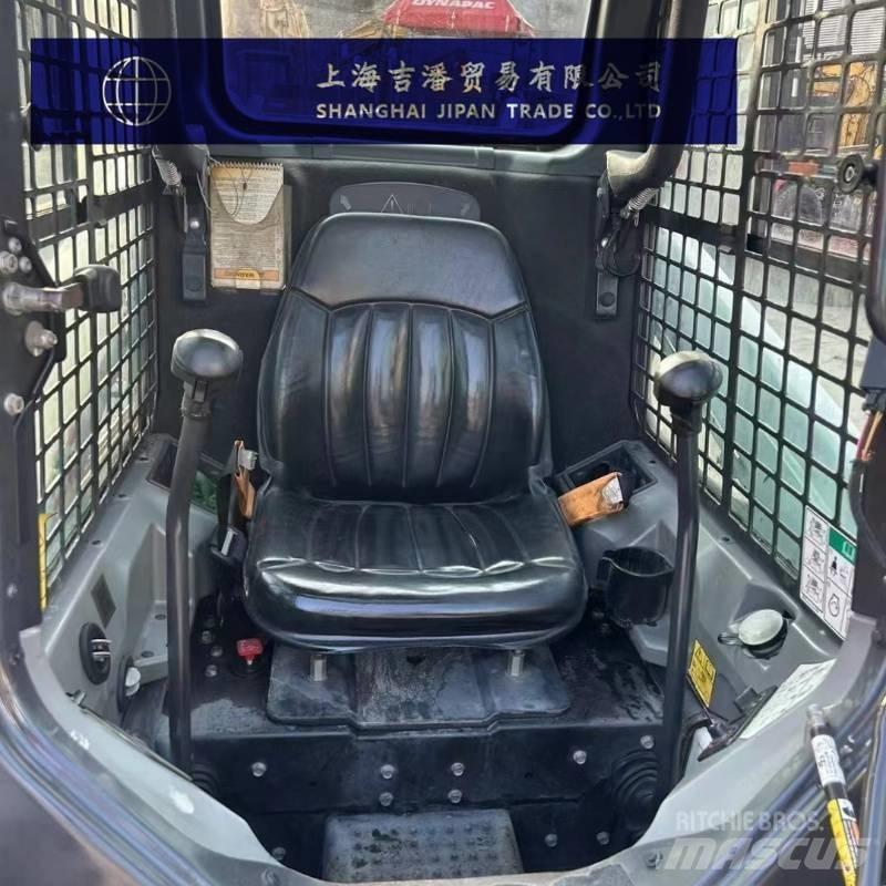 Bobcat s450 滑移装载机