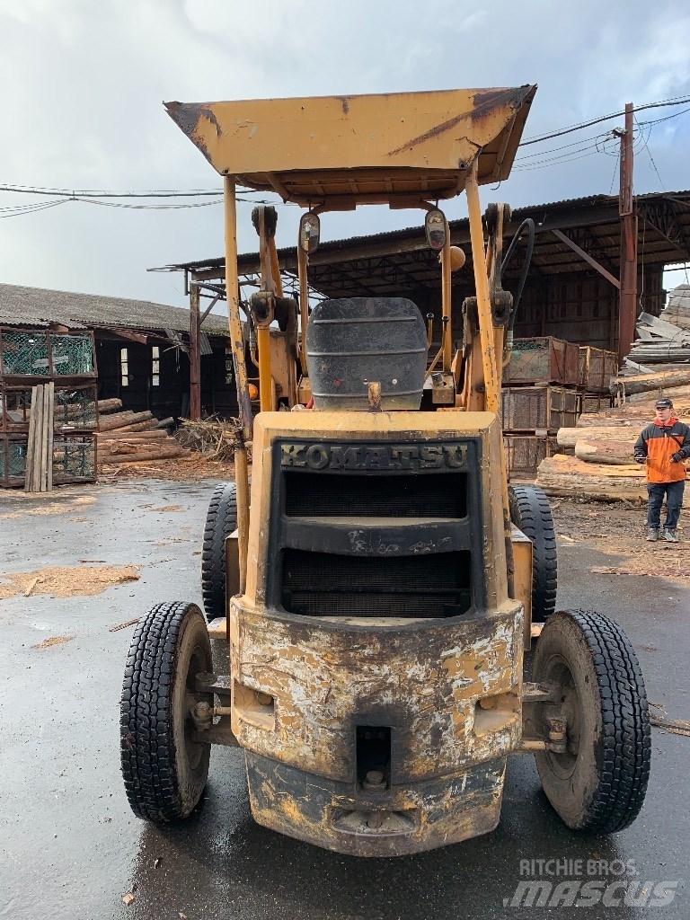Komatsu SD25-1 前移式叉车