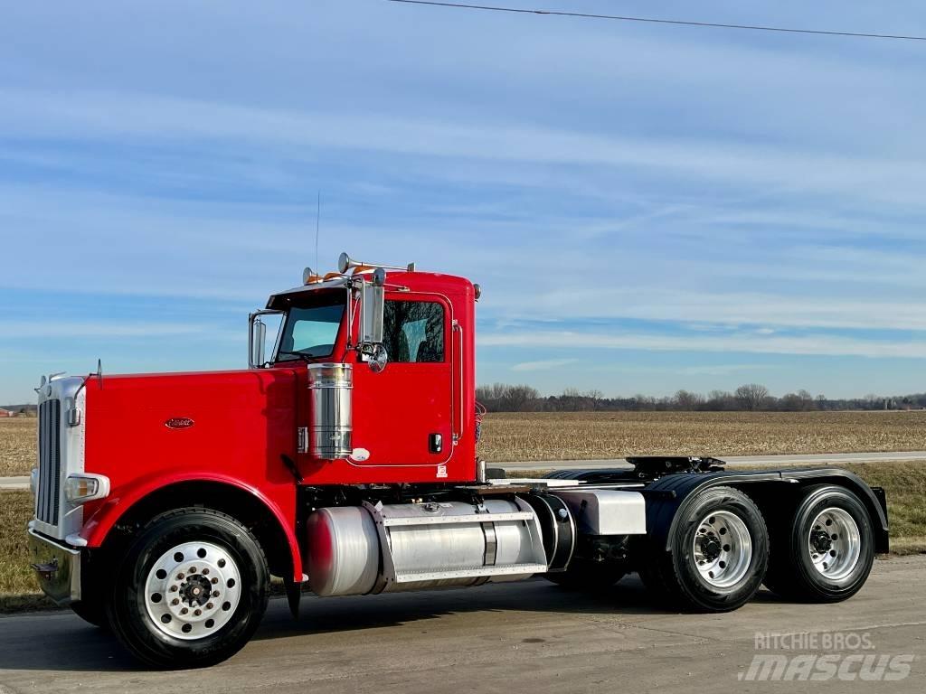 Peterbilt 388 牵引车