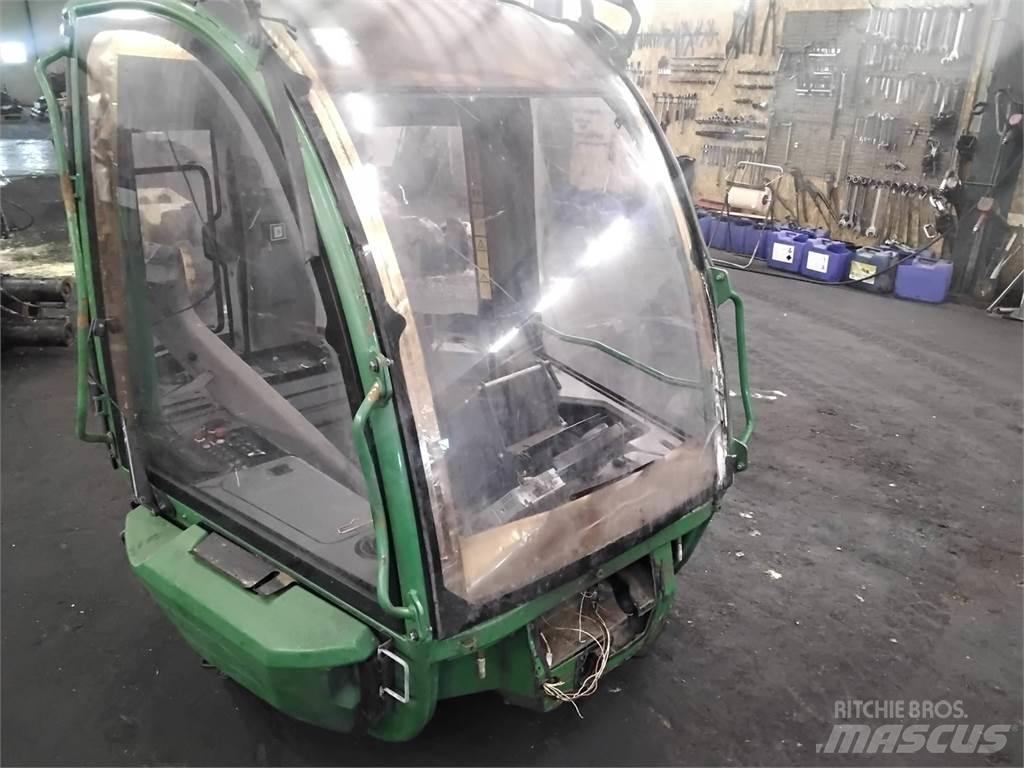 John Deere 1270E 驾驶室与内部