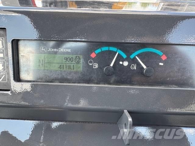DEERE 210 ELP 滑移装载机