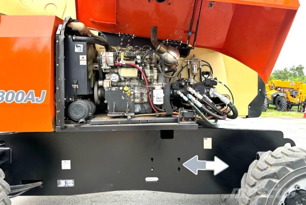 JLG 800 AJ 曲臂高空工作平台