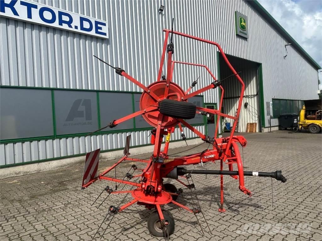 Kuhn GF 502 犁耙和摊草机