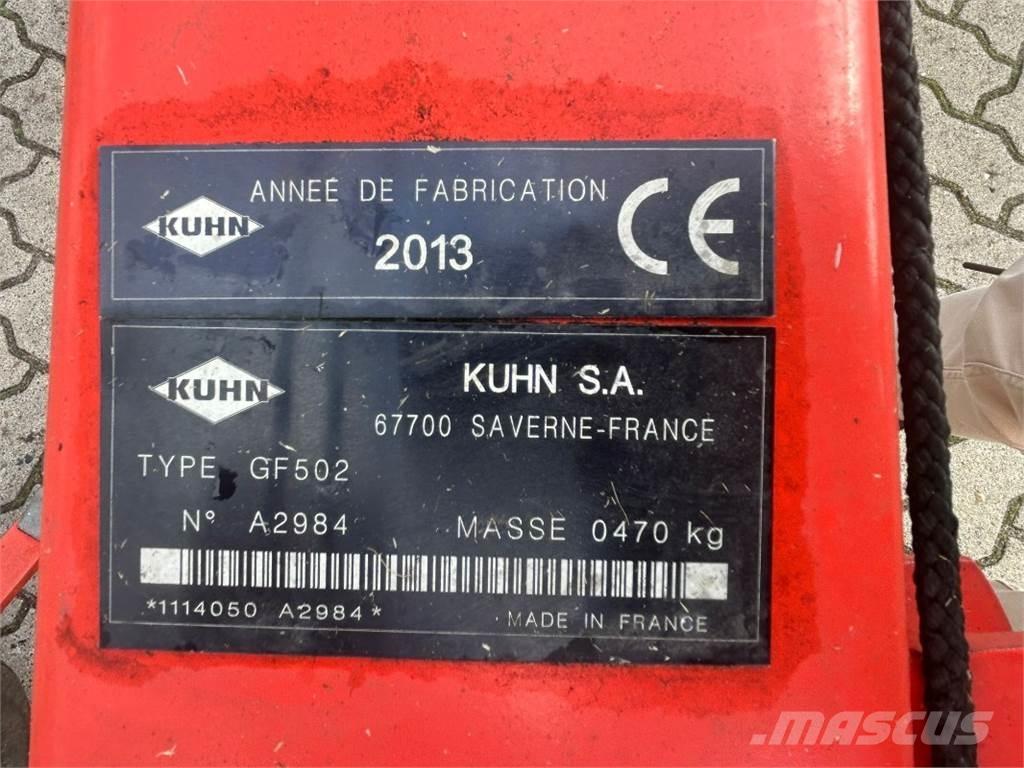 Kuhn GF 502 犁耙和摊草机