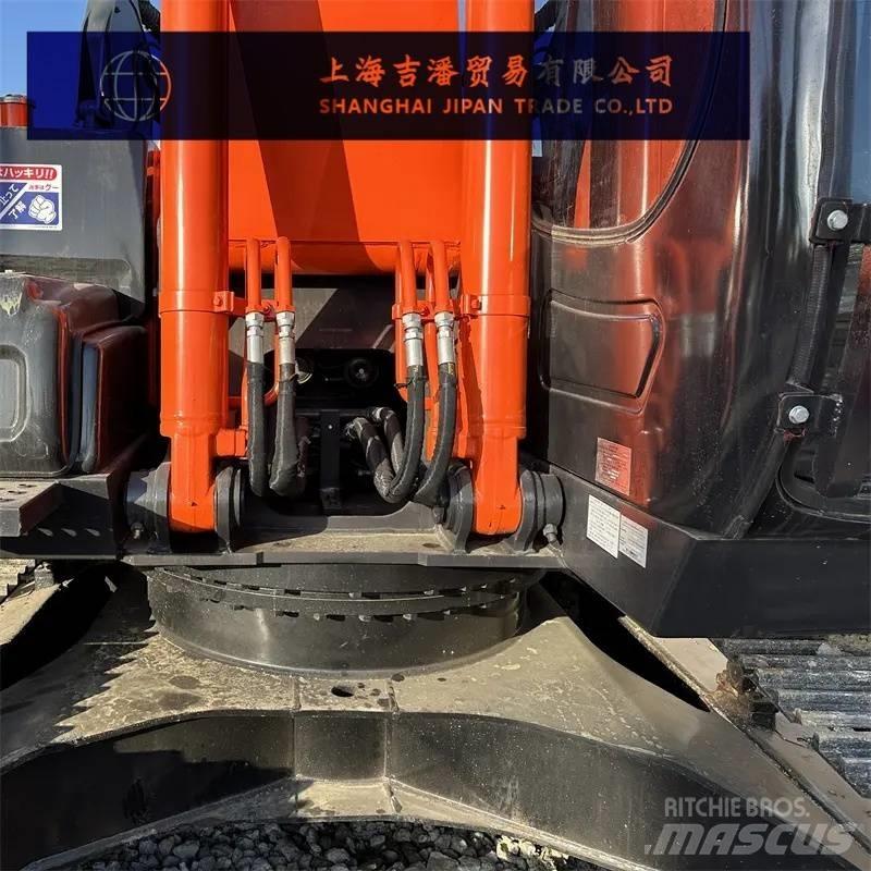 Hitachi ZX 200 履带挖掘机