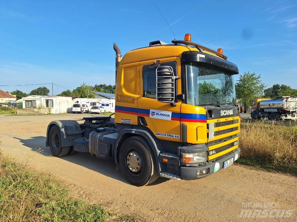 Scania P124LA4X2NA 牵引车