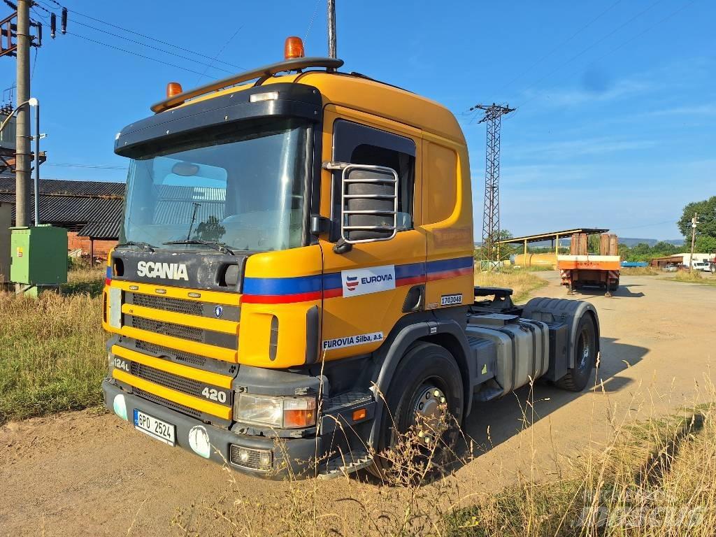 Scania P124LA4X2NA 牵引车