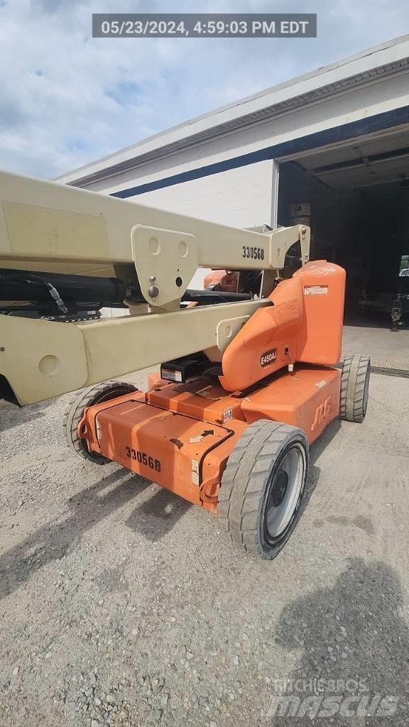 JLG E 450 AJ 曲臂高空工作平台