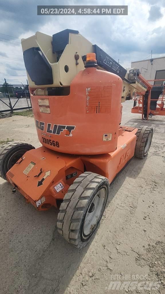 JLG E 450 AJ 曲臂高空工作平台