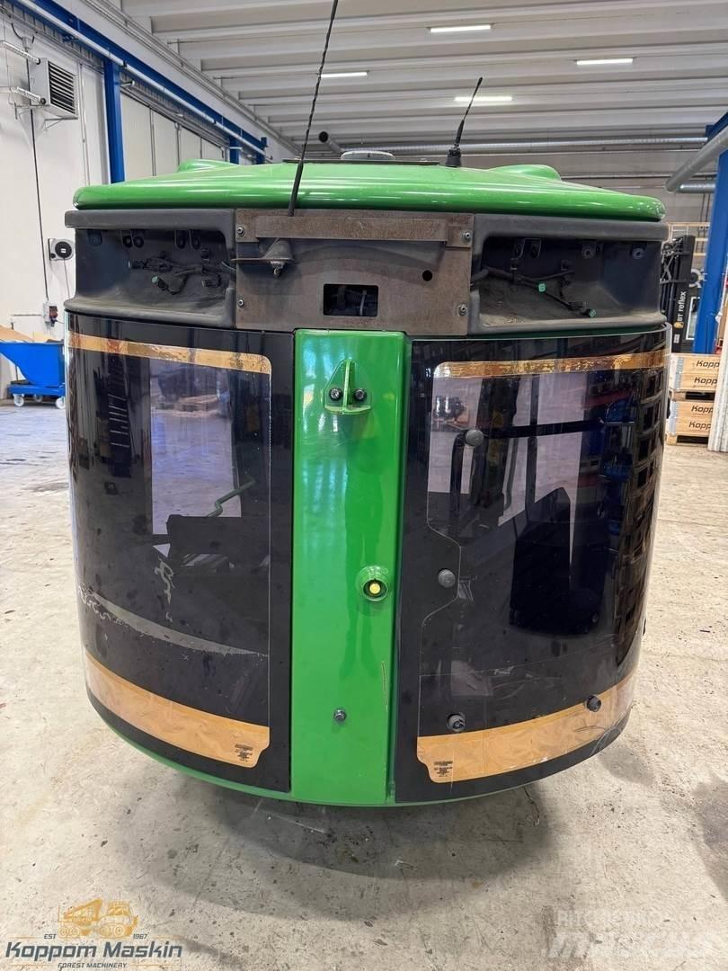 John Deere 1270E 驾驶室与内部