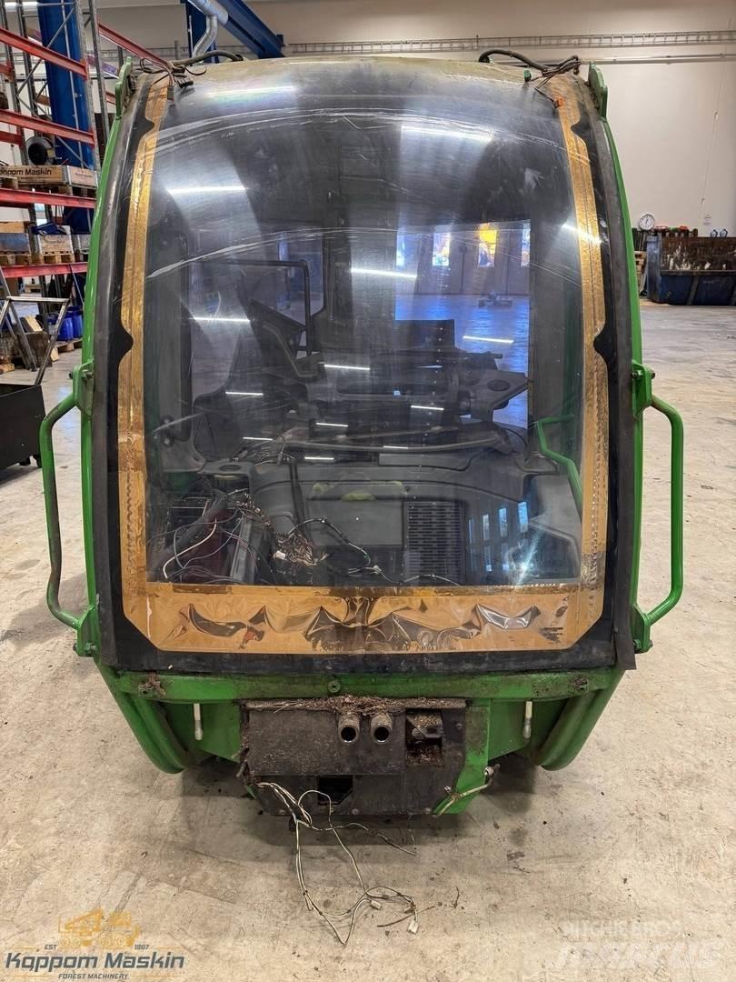 John Deere 1270E 驾驶室与内部