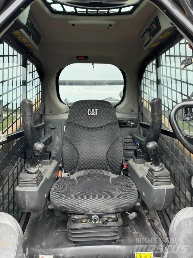 CAT 289 D3 滑移装载机