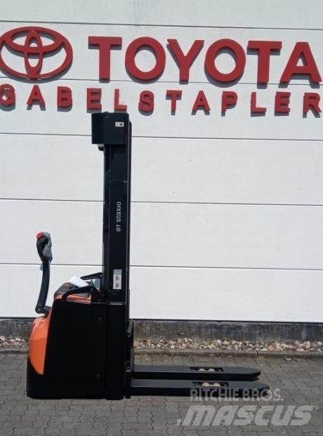Toyota SWE160L 手推堆垛车