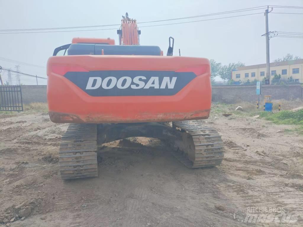 Doosan DX225LC-9C 履带挖掘机