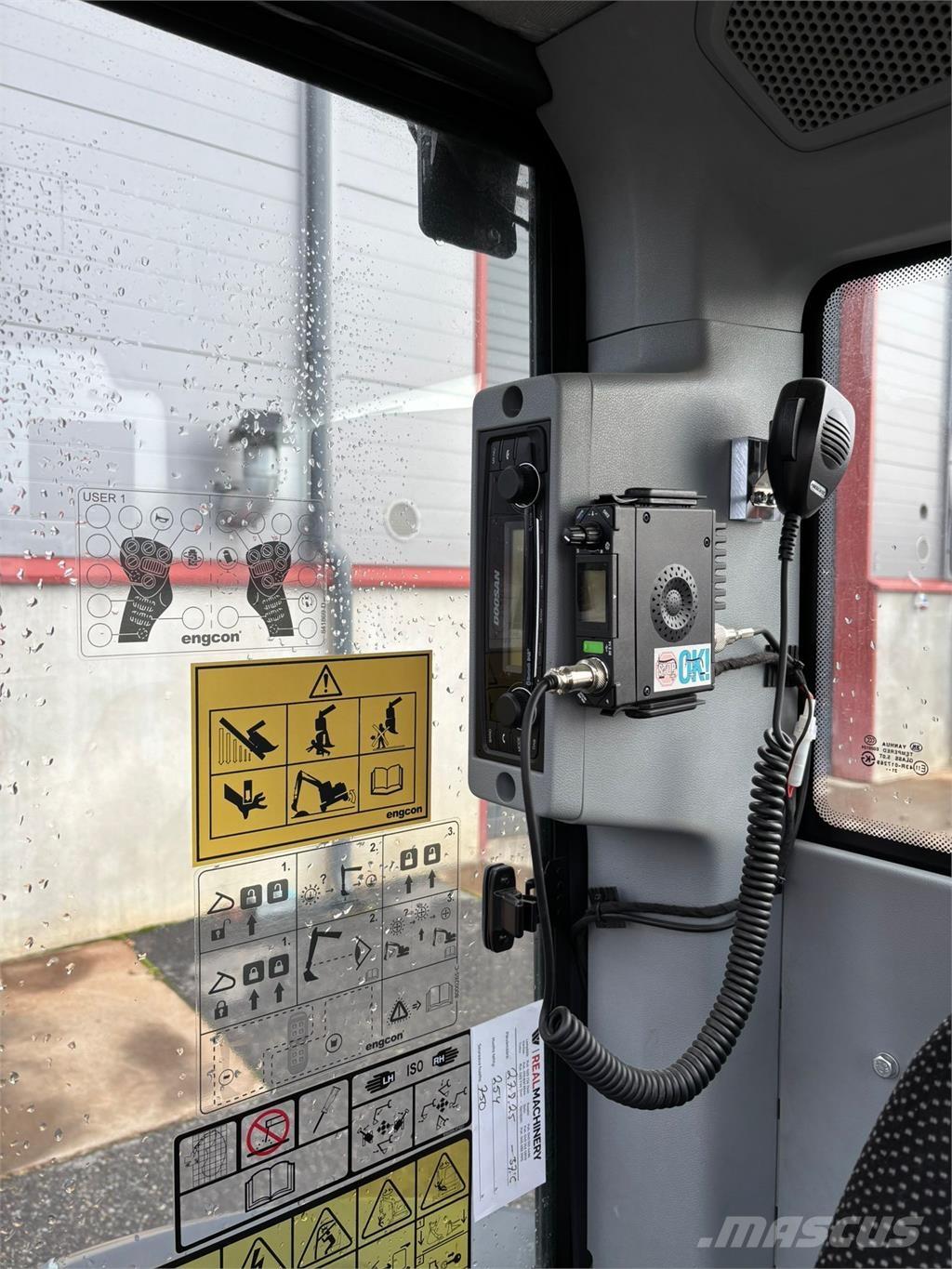 Doosan DX27Z-7 小型挖掘机