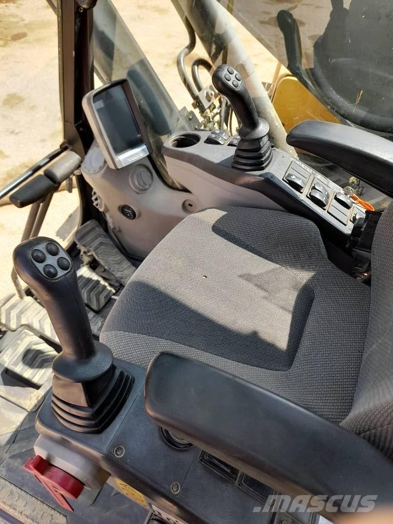 Volvo EC 250 D L 履带挖掘机