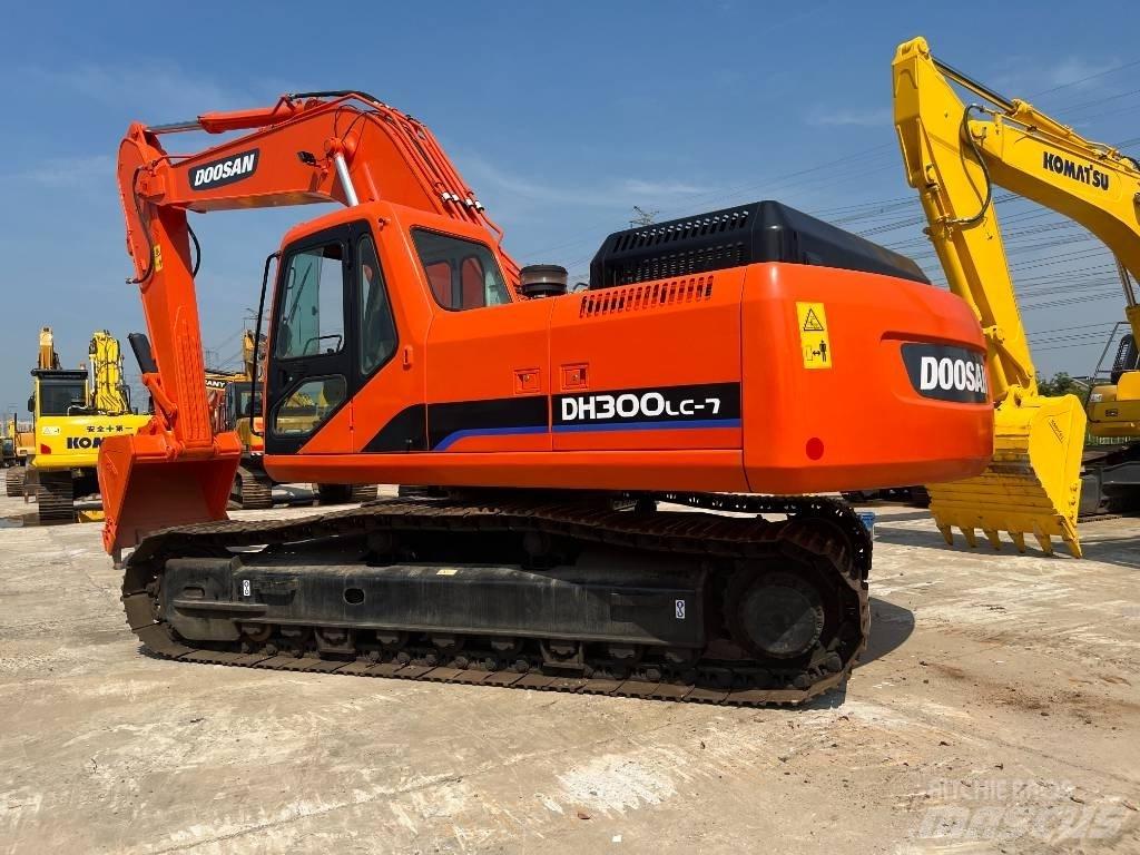Doosan DH 300 LC-7 履带挖掘机