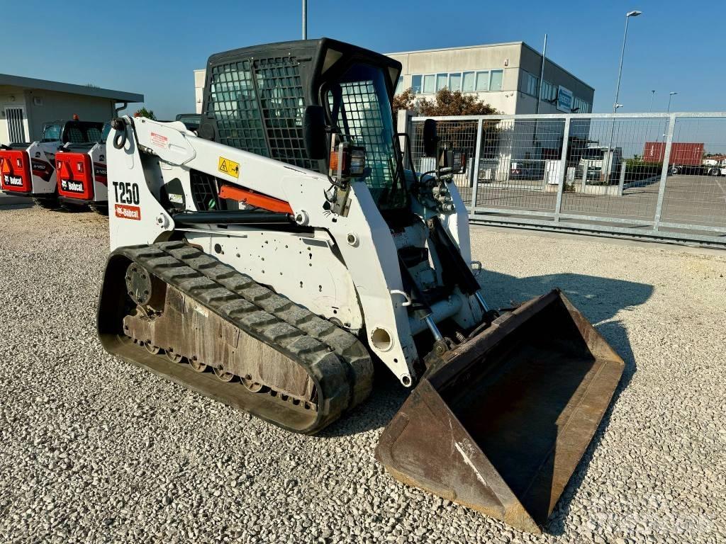 Bobcat T 250 履带式装载机
