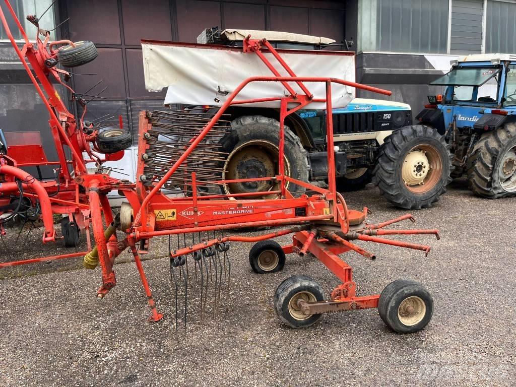 Kuhn GA 4121 G M 犁耙和摊草机