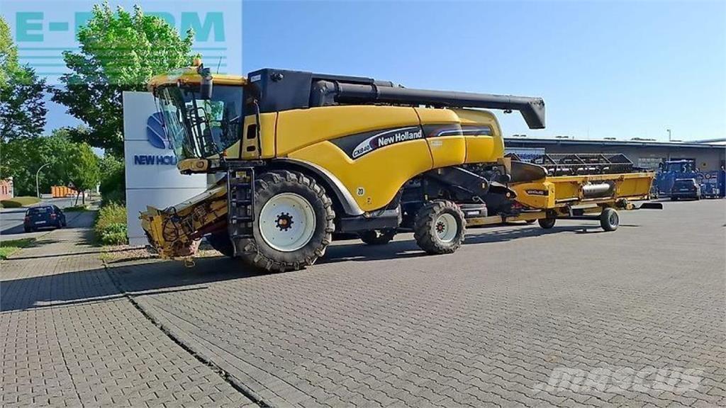 New Holland cx 840 联合收割机