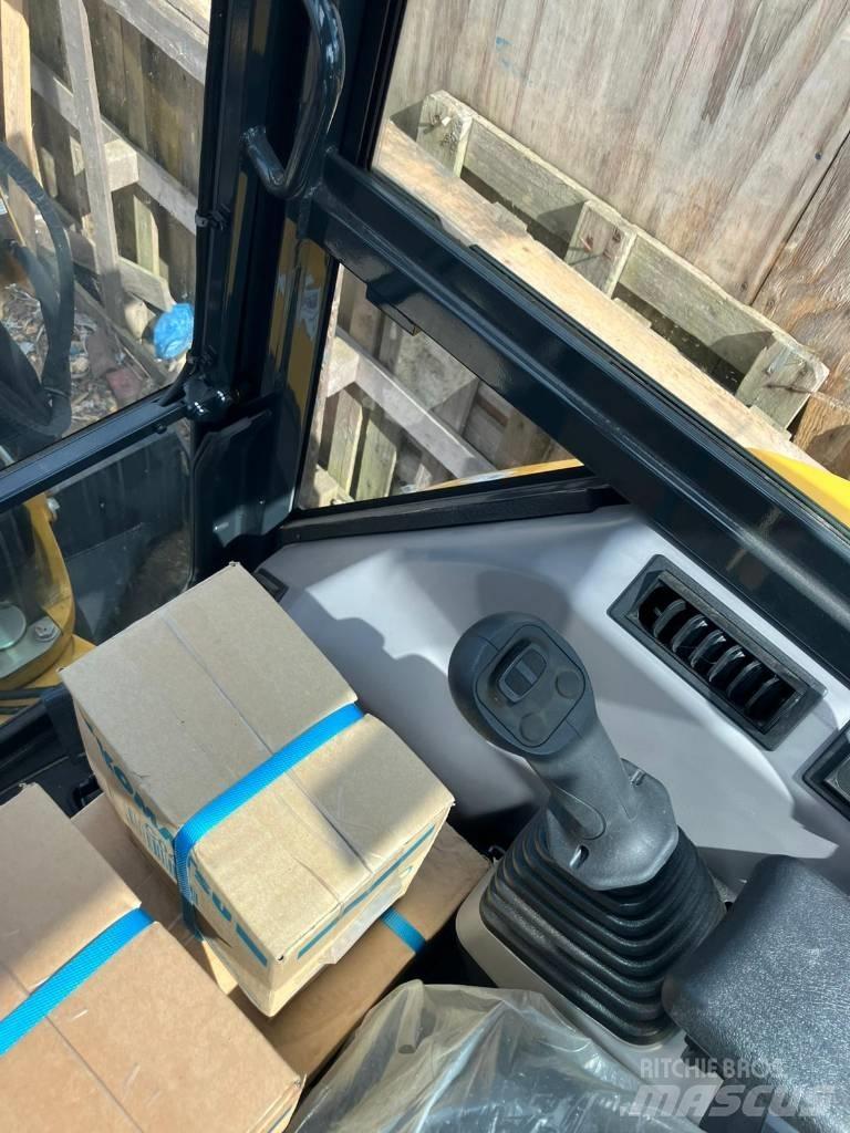 Komatsu PC 26 MR 小型挖掘机