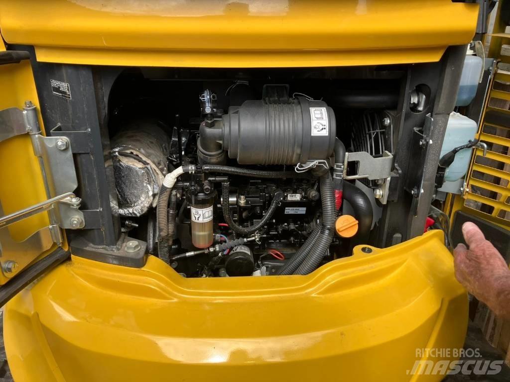 Komatsu PC 26 MR 小型挖掘机