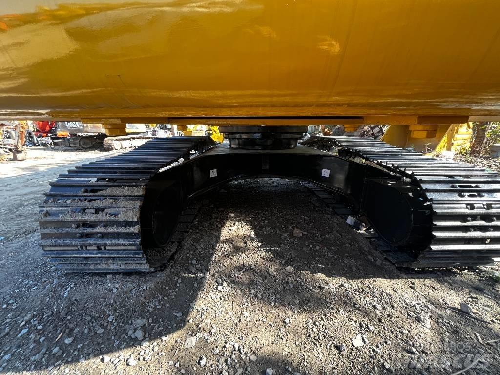 Komatsu PC 220 履带挖掘机