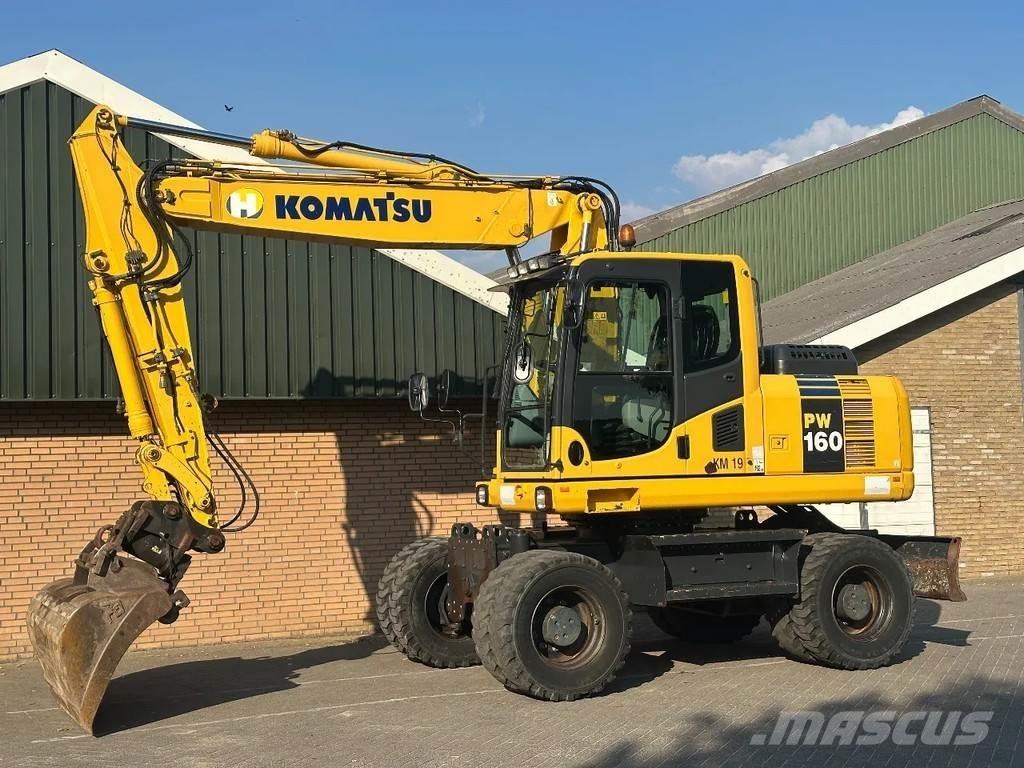 Komatsu PW160-8 轮式挖掘机