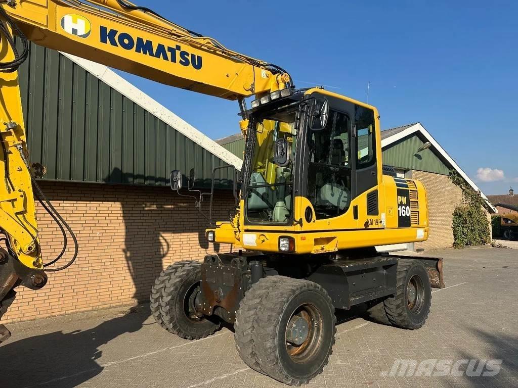 Komatsu PW160-8 轮式挖掘机
