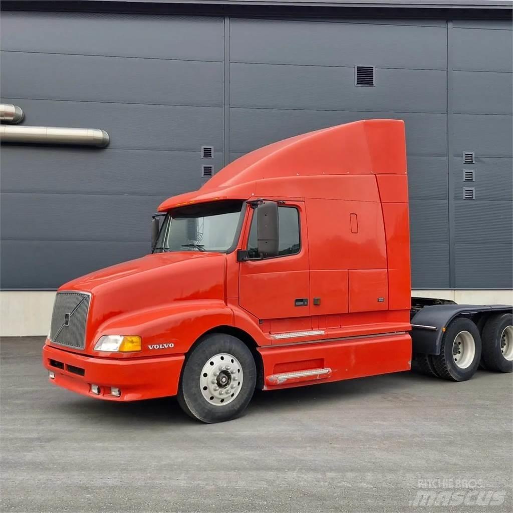 Volvo VNL-4 牵引车