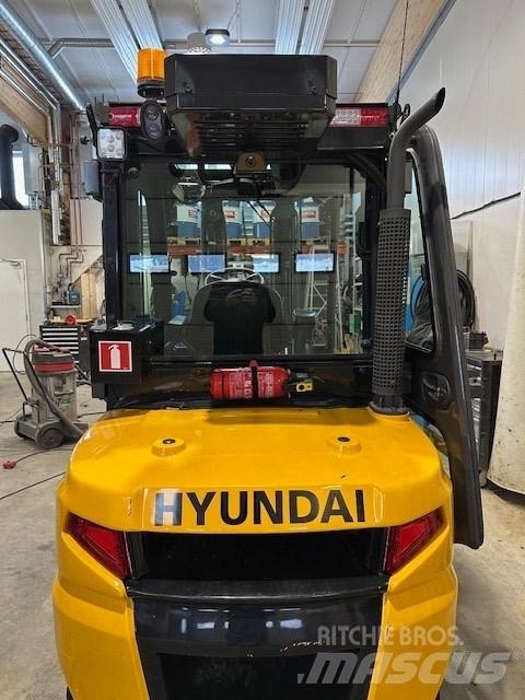 Hyundai 35 DA-9 柴油叉车