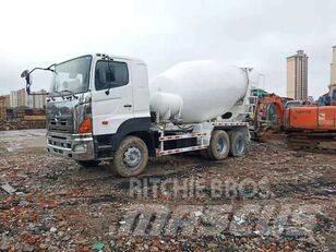 Hino 700 混凝土搅拌车