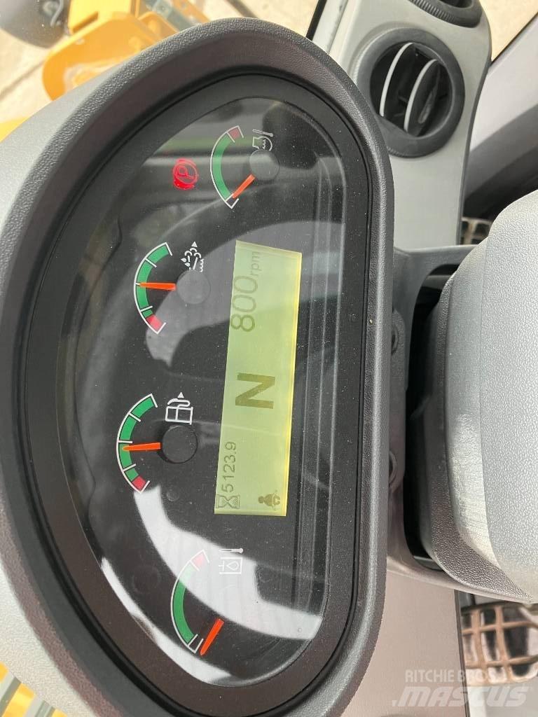 CAT 938M 轮式装载机