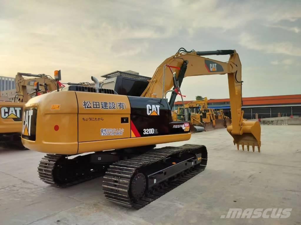 CAT 320 D2 履带挖掘机