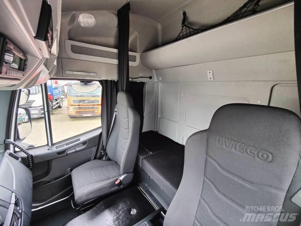 Iveco 180E 28 厢式货车