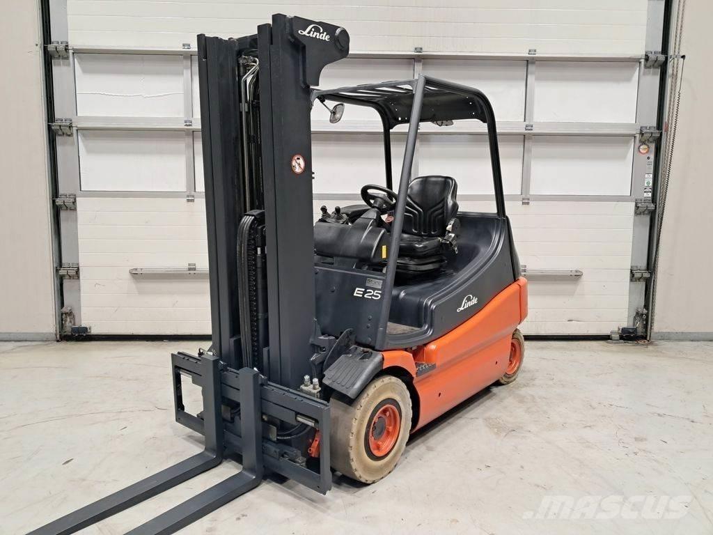 Linde E25/02 电动叉车