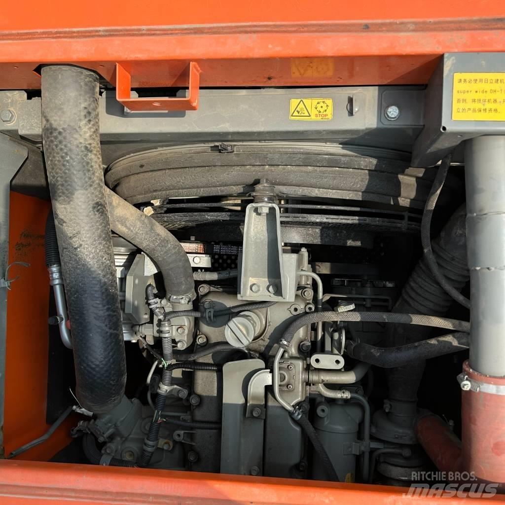 Hitachi 130 履带挖掘机
