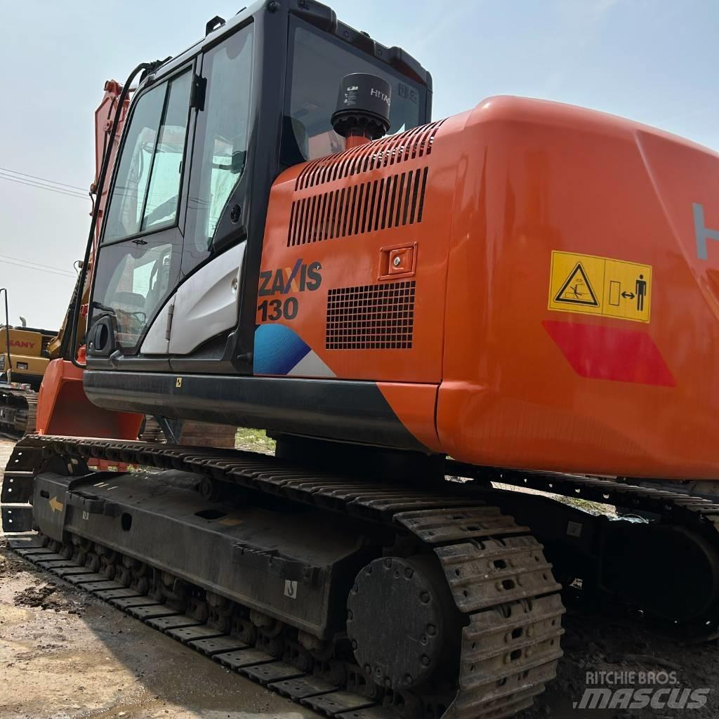 Hitachi 130 履带挖掘机